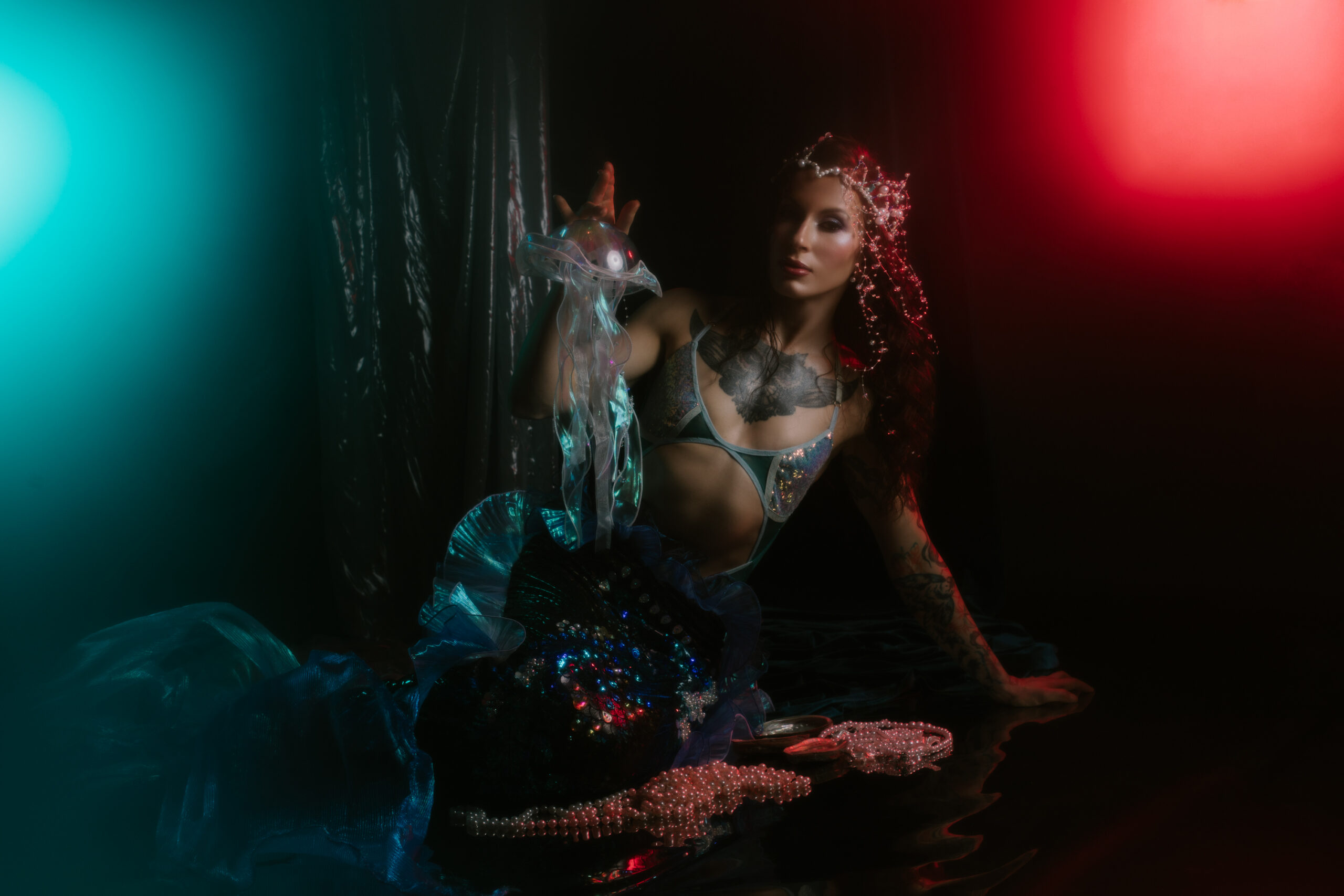 Sesja zdjęciowa w syrenim ogonie.